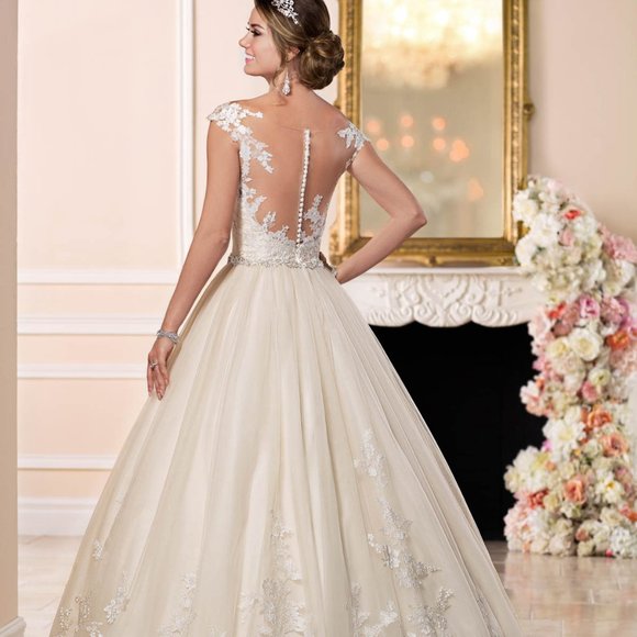 Stella York for Essense of Australia Blush Lace Ballgown Wedding Dress Size 6, - Picture 3 of 9